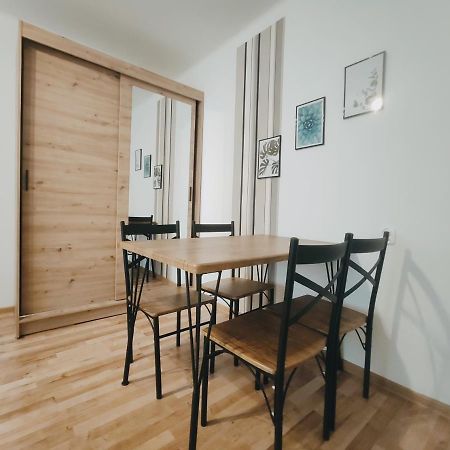 Pielegniarek 5 By Homeprime Krakow Bagian luar foto